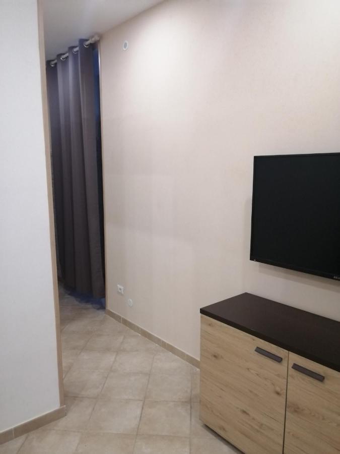 Ad Un Passo Dal Duomo "2" Apartment Napoli Exterior foto