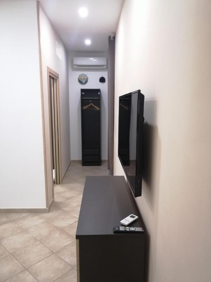 Ad Un Passo Dal Duomo "2" Apartment Napoli Exterior foto