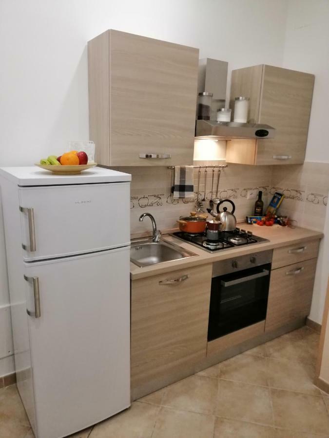 Ad Un Passo Dal Duomo "2" Apartment Napoli Exterior foto