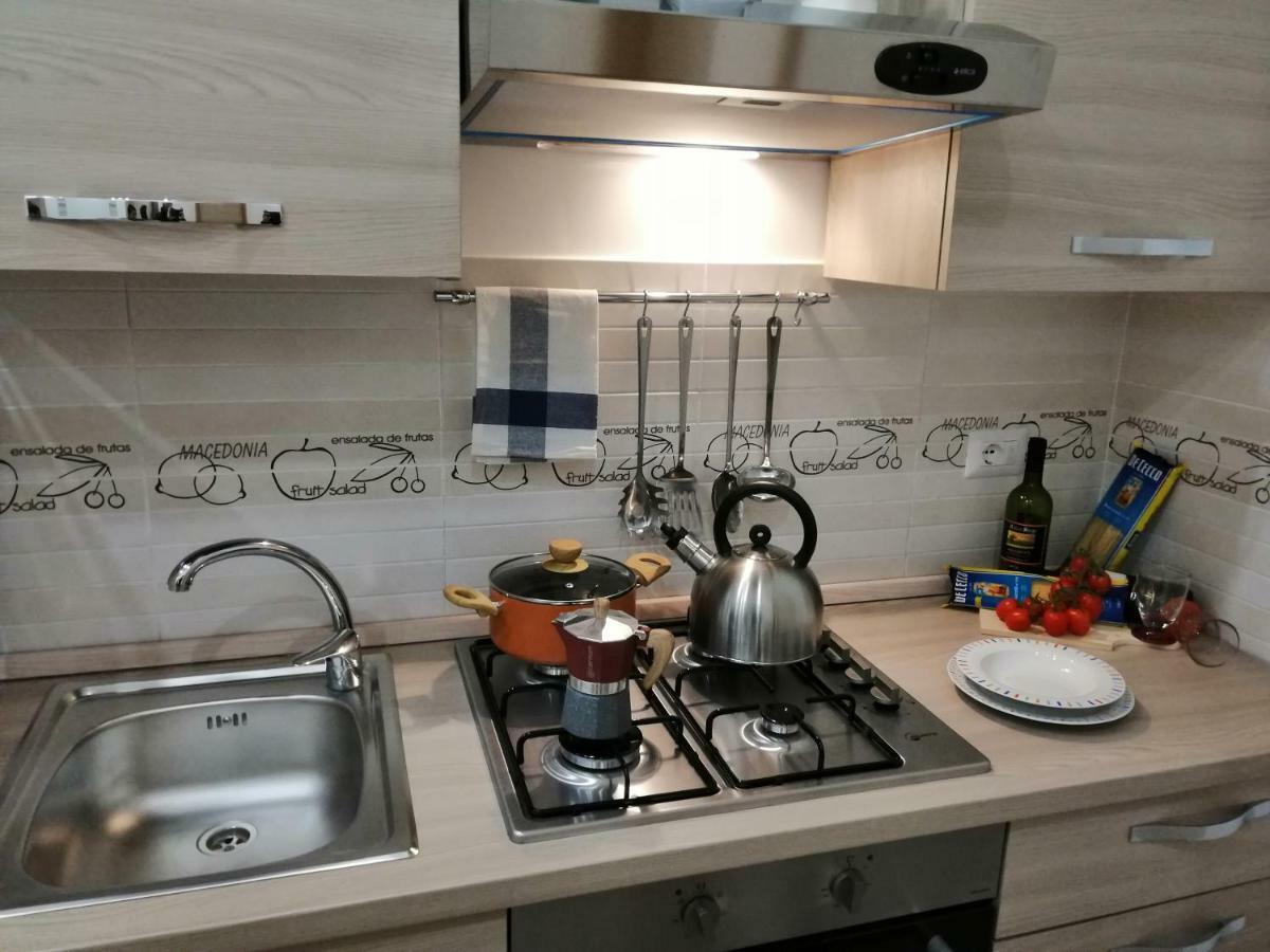 Ad Un Passo Dal Duomo "2" Apartment Napoli Exterior foto