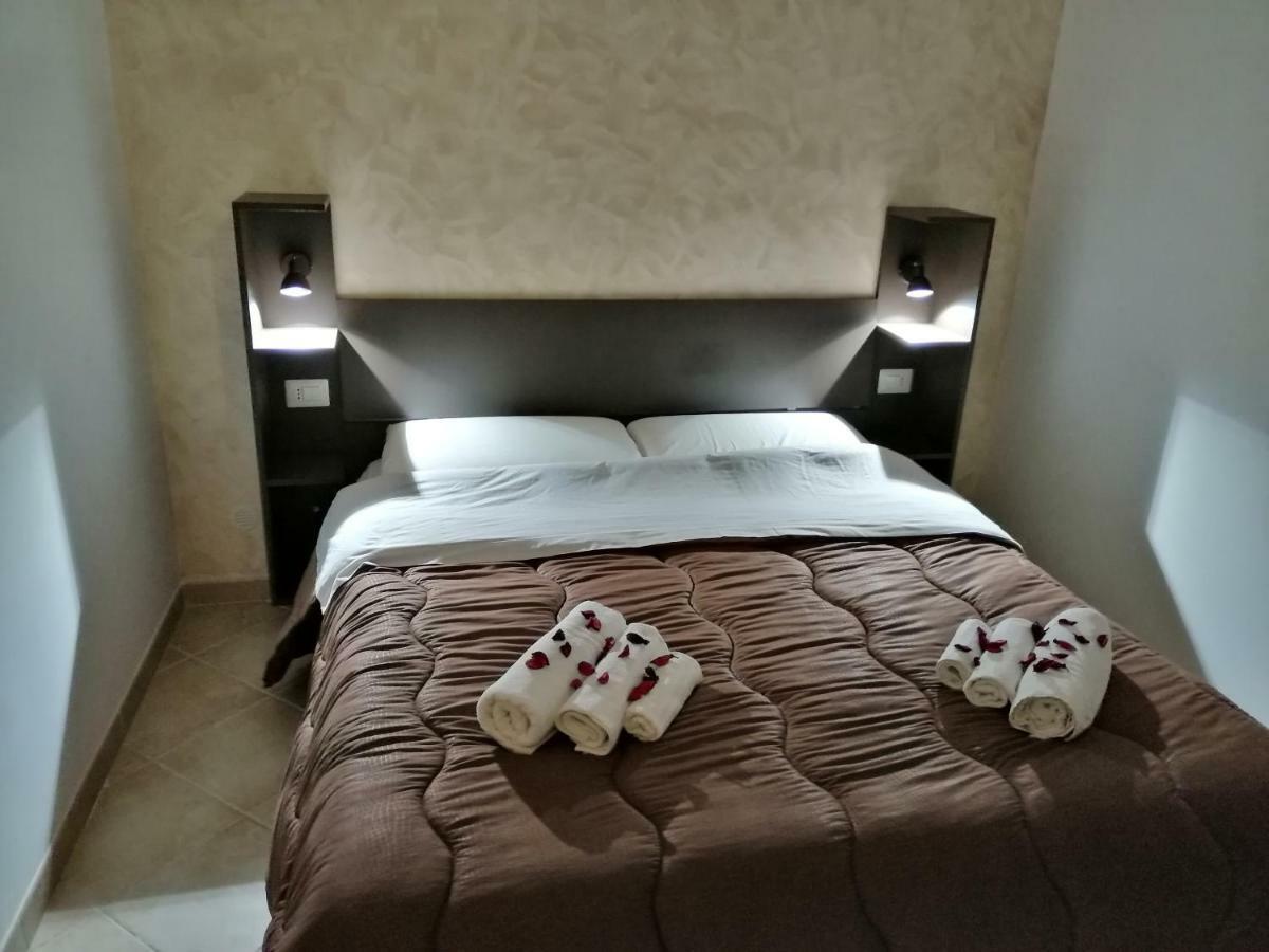 Ad Un Passo Dal Duomo "2" Apartment Napoli Exterior foto