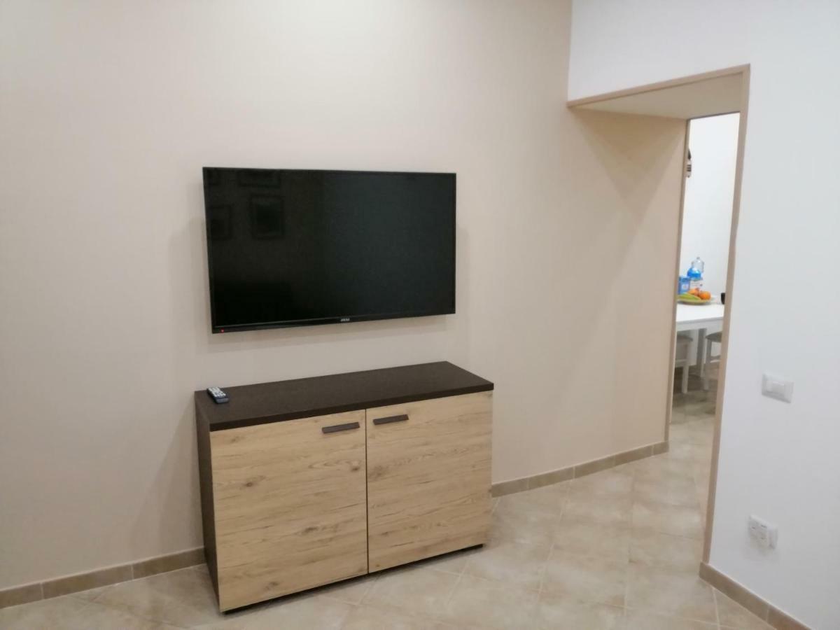 Ad Un Passo Dal Duomo "2" Apartment Napoli Exterior foto