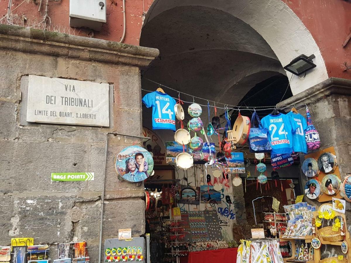 Ad Un Passo Dal Duomo "2" Apartment Napoli Exterior foto