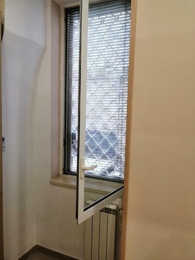 Ad Un Passo Dal Duomo "2" Apartment Napoli Exterior foto